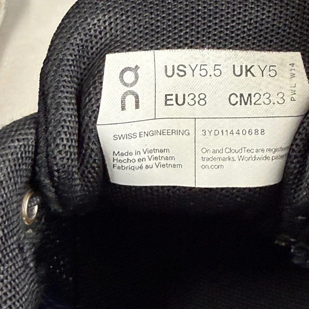 On Running Cloud Navy‎ Black Running Shoes 3YD11440688 Youth 5.5 Women 7.5